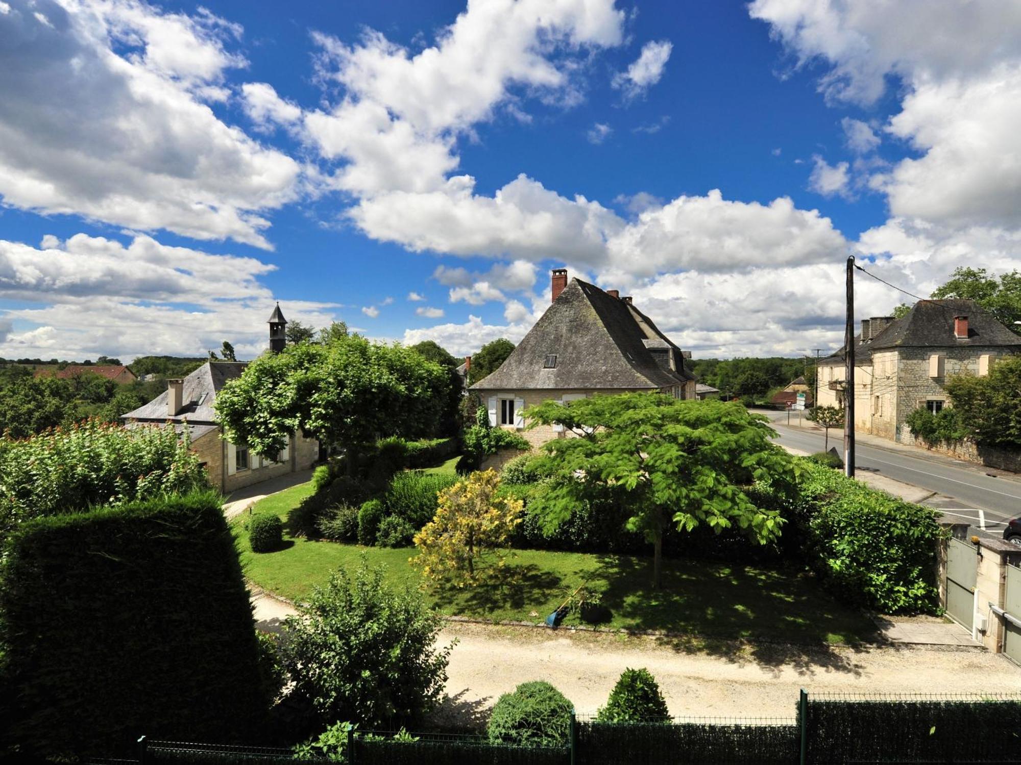 Auberge D'Ici Et D'Ailleurs Cressensac-Sarrazac Eksteriør bilde