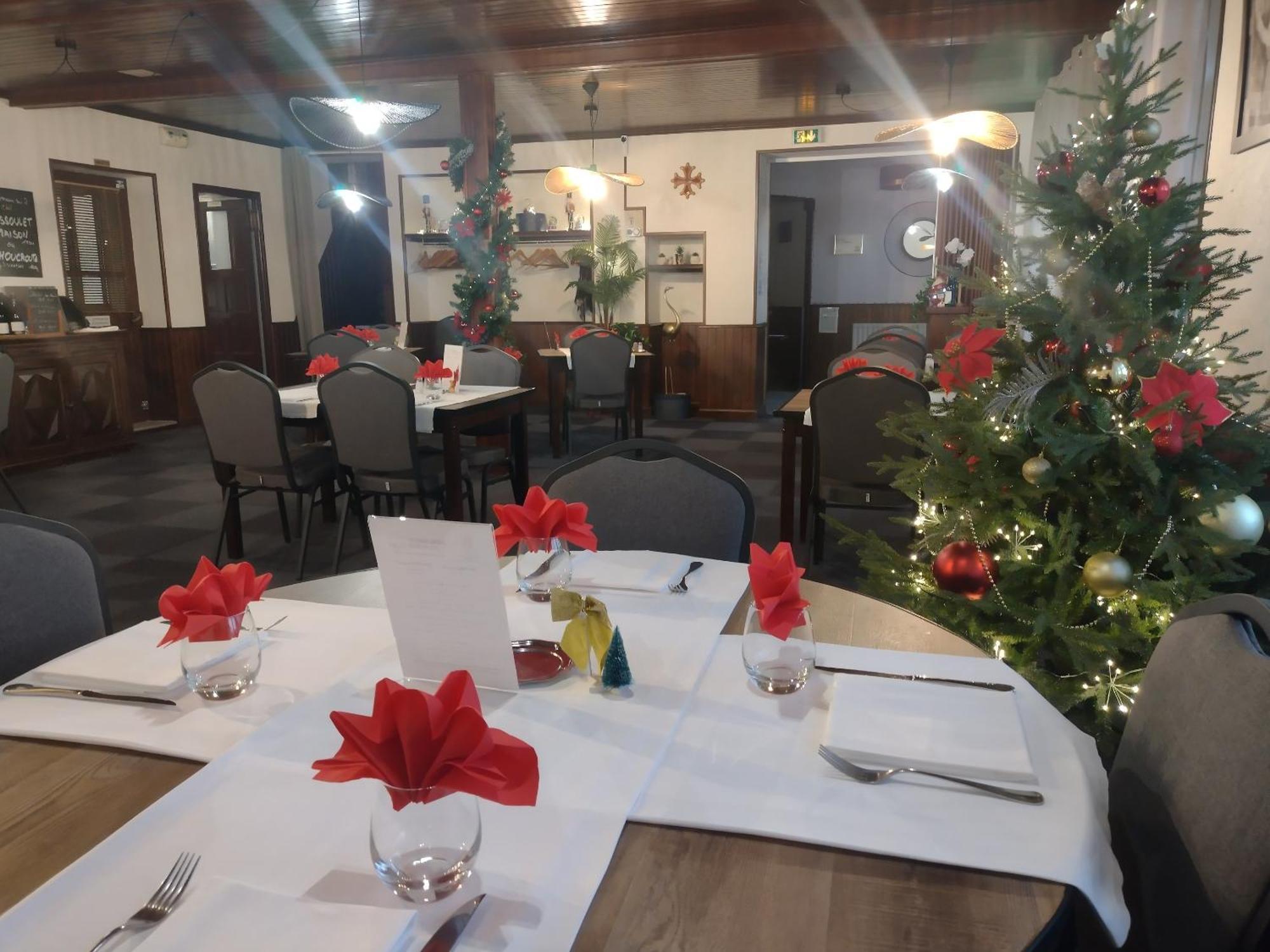 Auberge D'Ici Et D'Ailleurs Cressensac-Sarrazac Eksteriør bilde